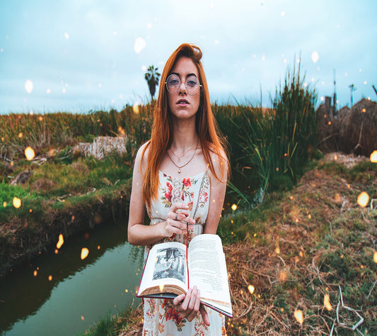What Kind of Jewelry to Wear with a Floral Dress?